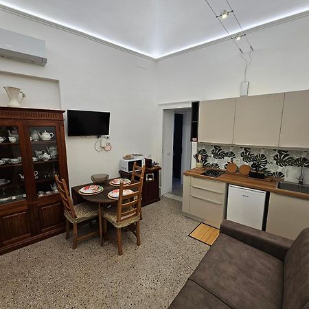 Grey House Apartments カターニア エクステリア 写真