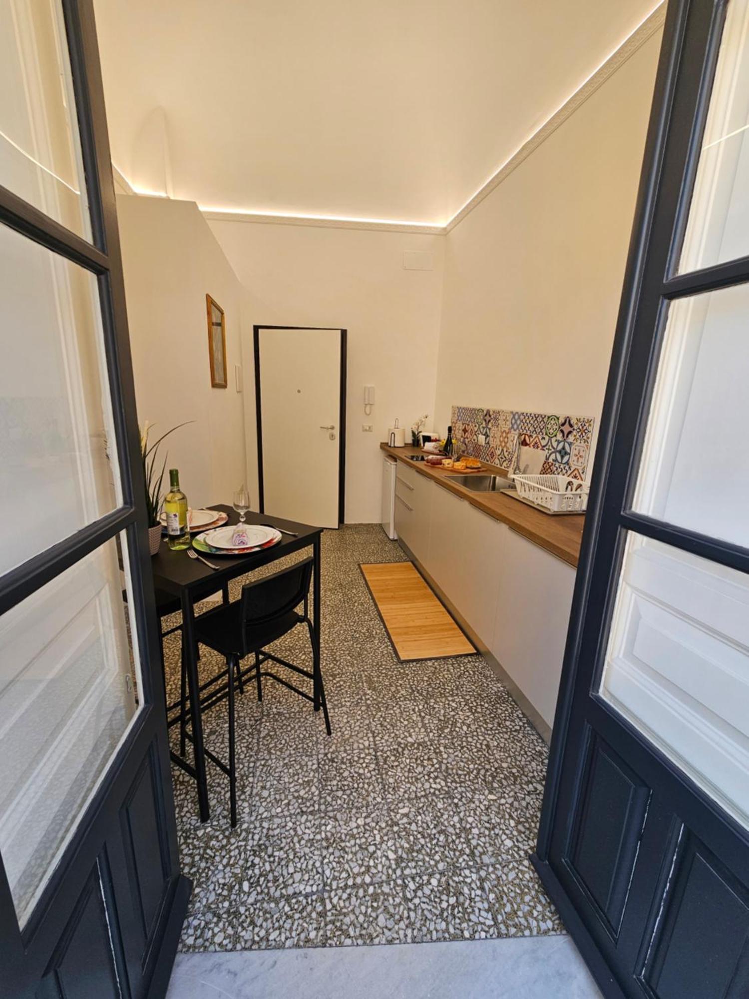 Grey House Apartments カターニア エクステリア 写真
